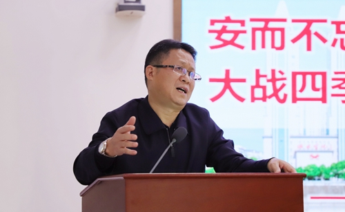 王大真到松滋肥業(yè)、楚星公司、新材料公司和股份公司現(xiàn)場調(diào)研(圖5)