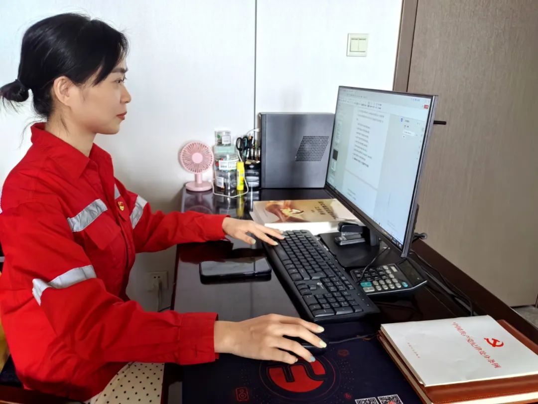 【宜化榜樣】化機公司李丹：提升素質(zhì)強技能，勇于奉獻顯擔(dān)當(dāng)(圖2)
